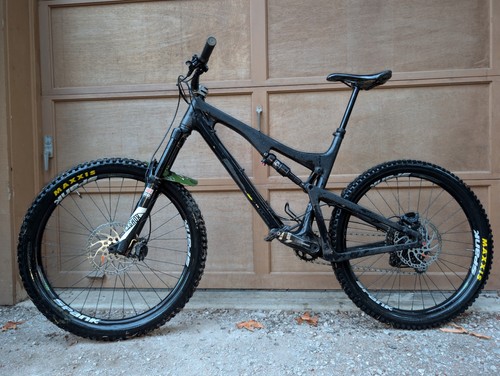 Santa cruz 5010 - santa, carbon